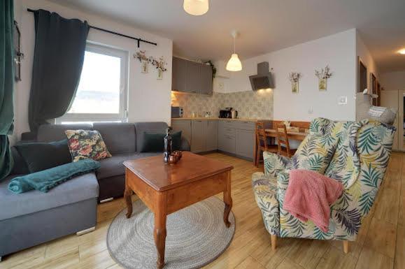 Trevilles Apartamenty - Pod Lasem シクラルスカ・ポレンバ エクステリア 写真